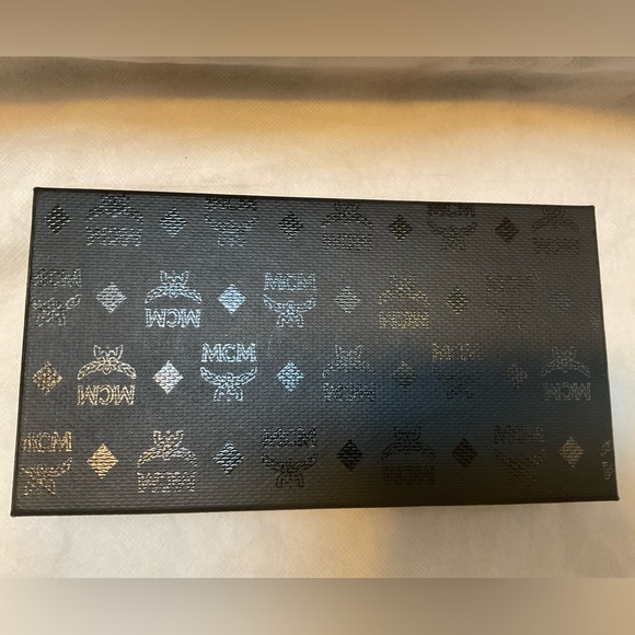 MCM Wallet Box - Picture 2 of 3